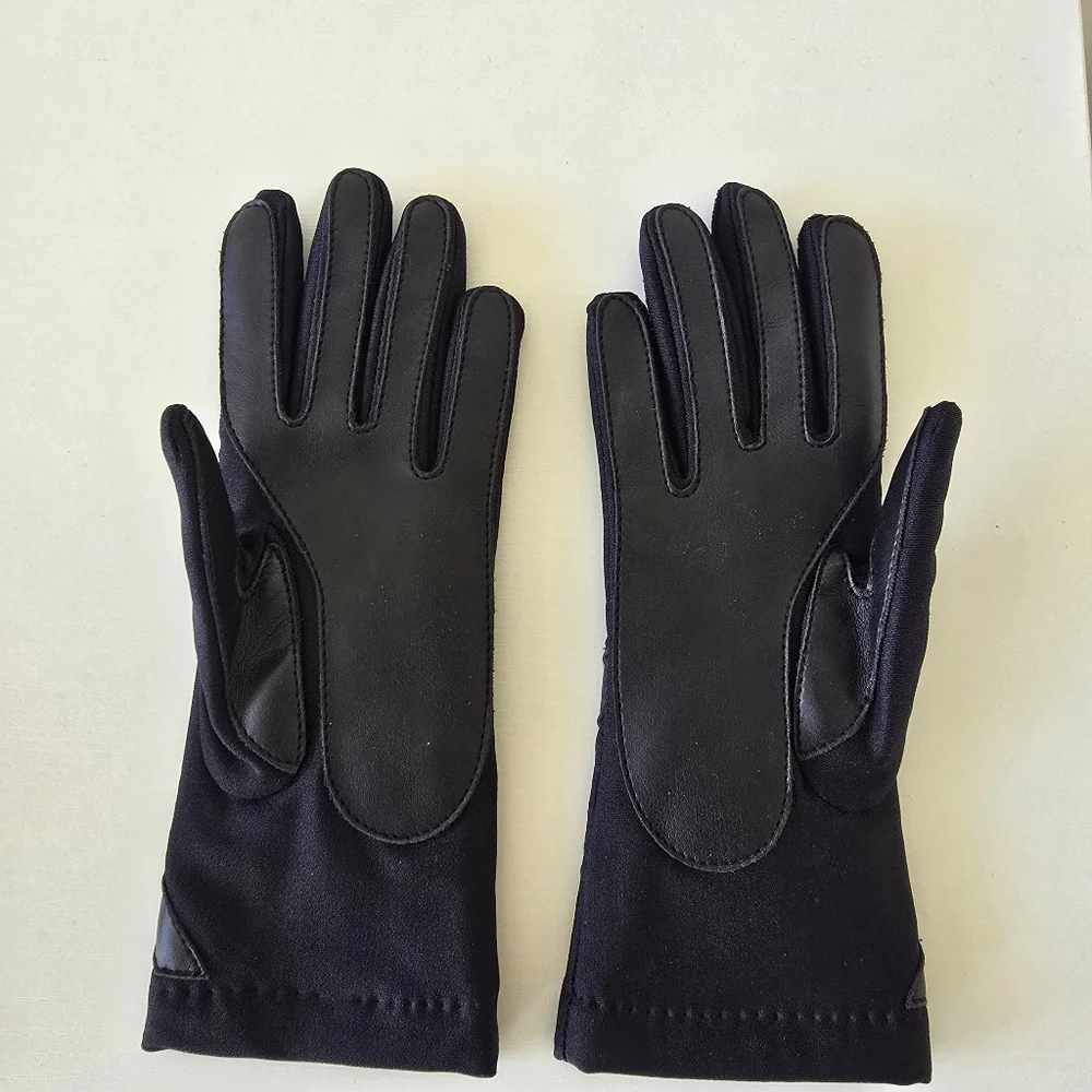 Leggs Sheer Energy Thinsulate Women's Classic Black Gloves - Size Medium